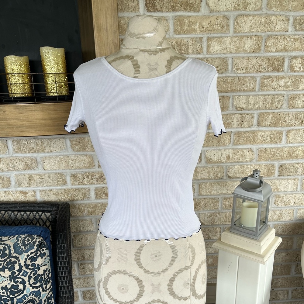 Forever 21 white and black lettuce trim crop top size S